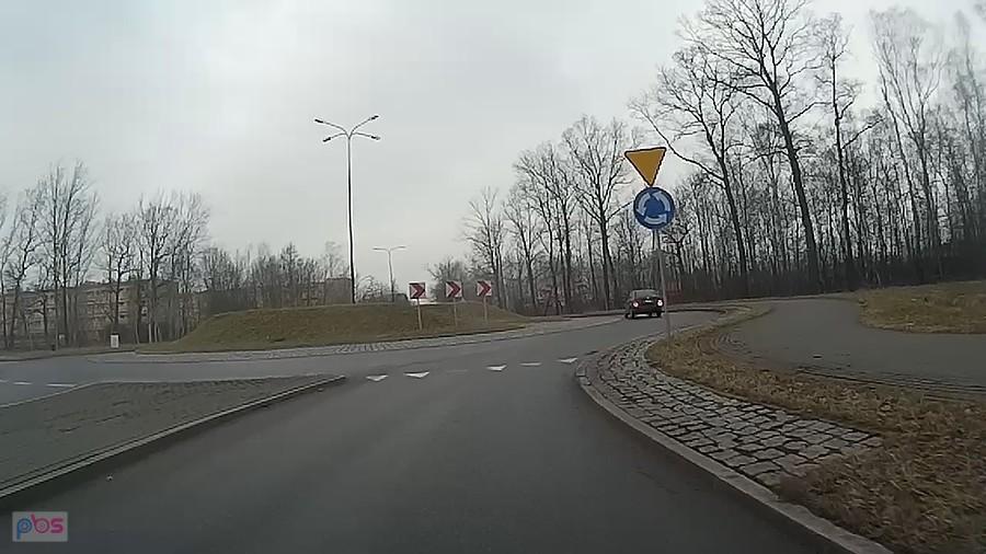Na rondzie przy wyjeździe z Zabrza