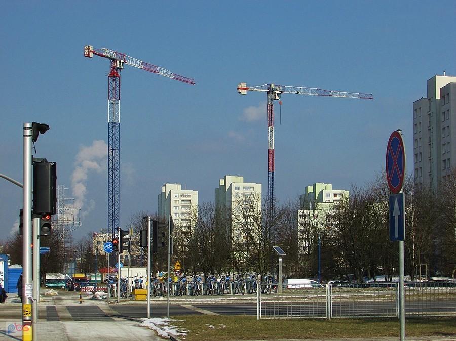 Dźwigi na Dereniowej