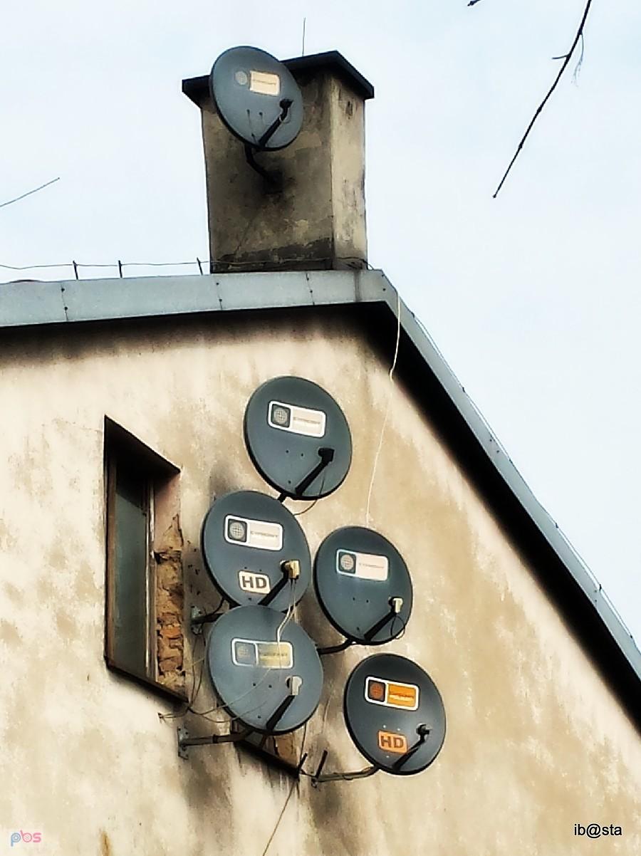 ... a Ty ? Masz paszport polsatu czy znasz Piaska ? ;)