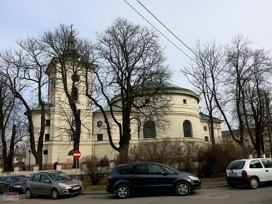 Jeden z rotundowych kościołów w Skierniewicach