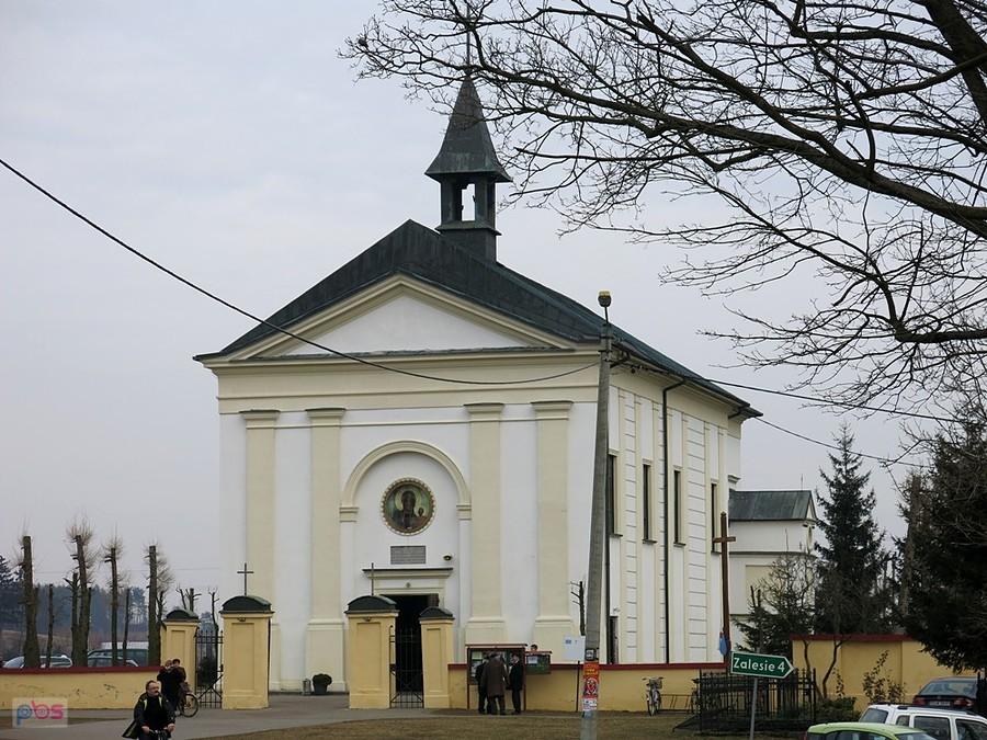 Żelazna k. Skierniewic - barokowy kościół pw. Wszystkich Świętych z 1785 r.