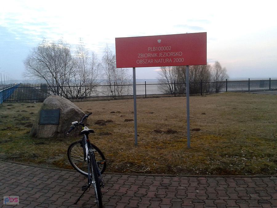 Skęczniew - przejazd wzdłuż tamy na J. Jeziorsko