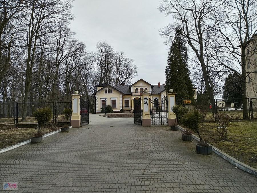 Dworek w okolicach Podstrobowa