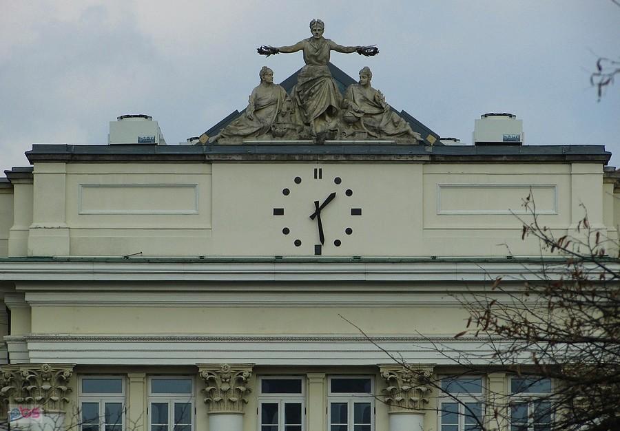 Zegar z Collegium Novum