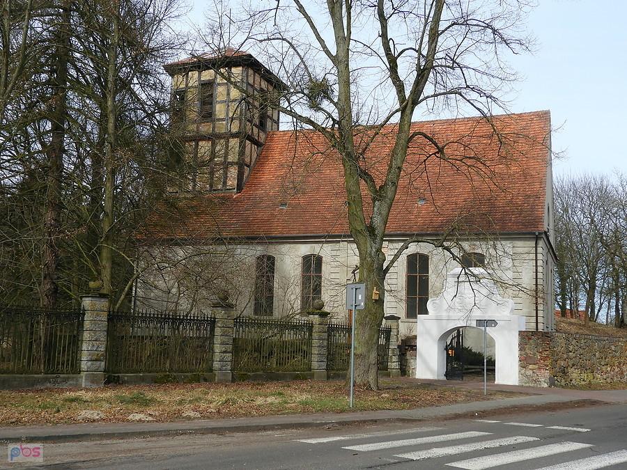 Zabytkowy kościół w Stolcu bliski rozpadu.