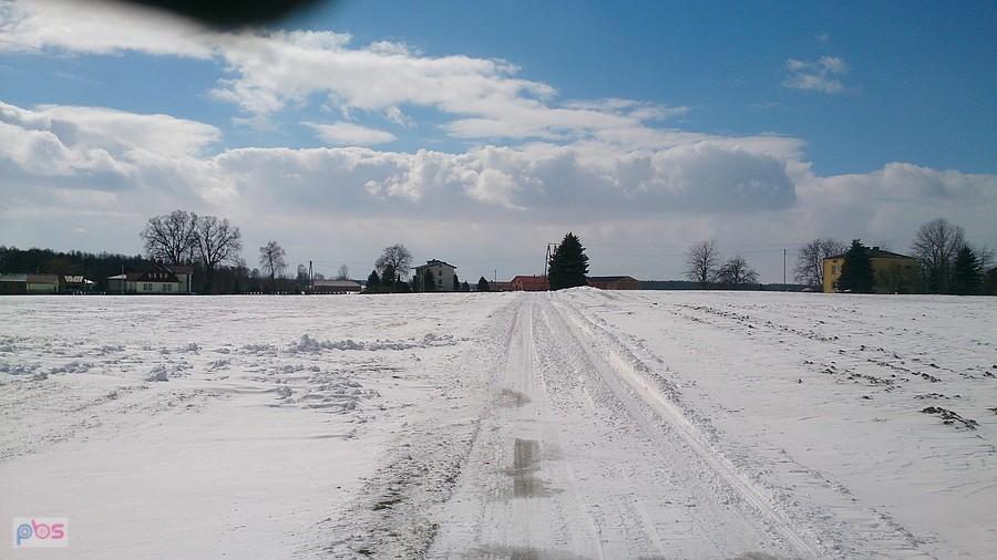 Lokalne drogi zasypane