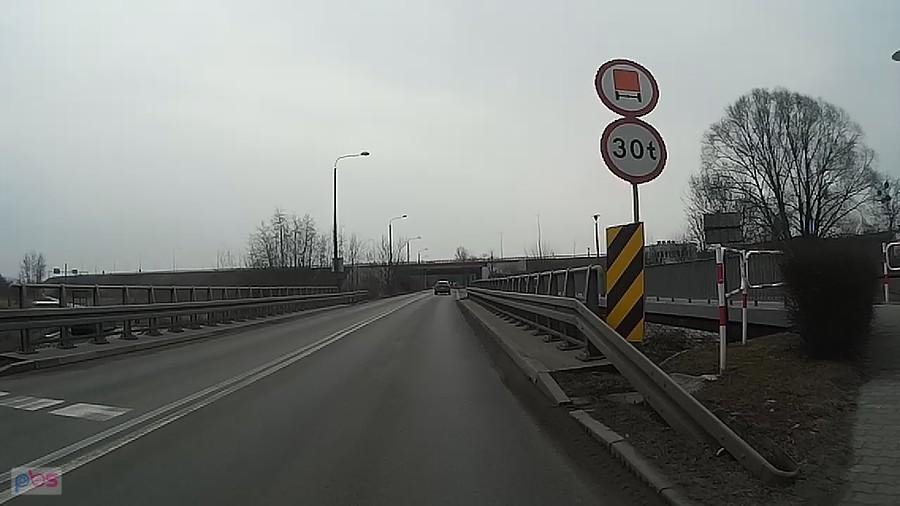 Pusto na drogach
