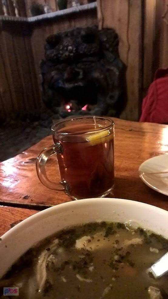 Nocna wyżera w przydrożnym barze