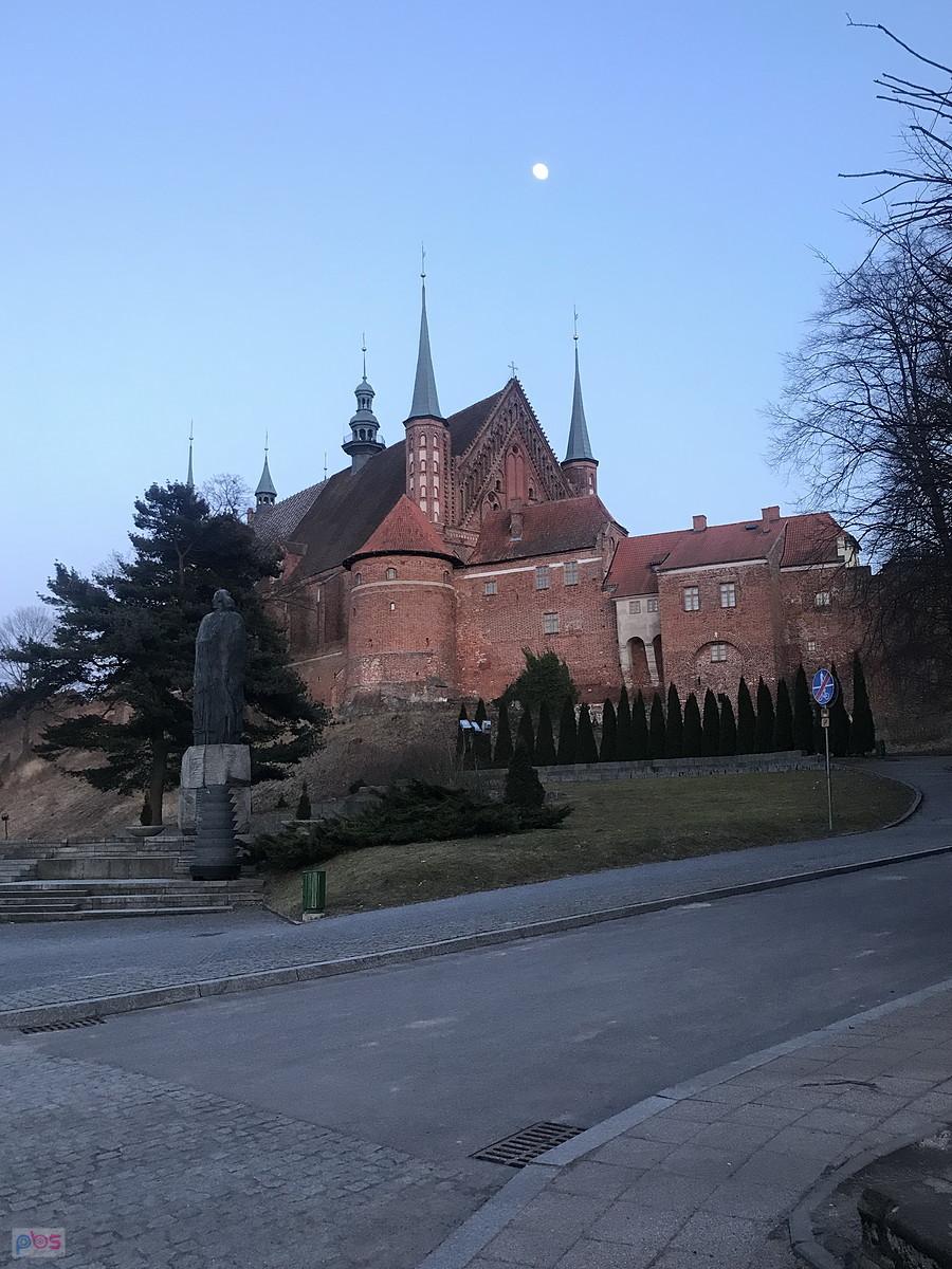 Frombork wieczorową porą