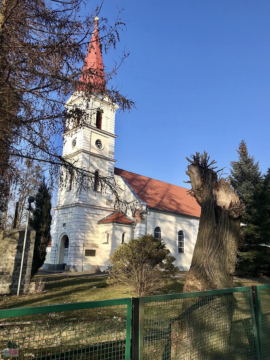 KOŚCIÓŁ W ŁĘCZACH