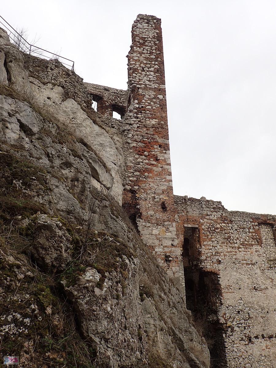 Mur z kulami armatnimi