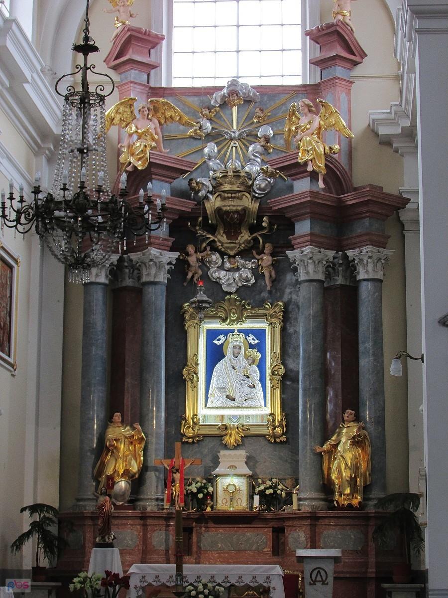 Kościół na Lesznie - ołtarz główny z kopią obrazu Matki Bożej Białynickiej