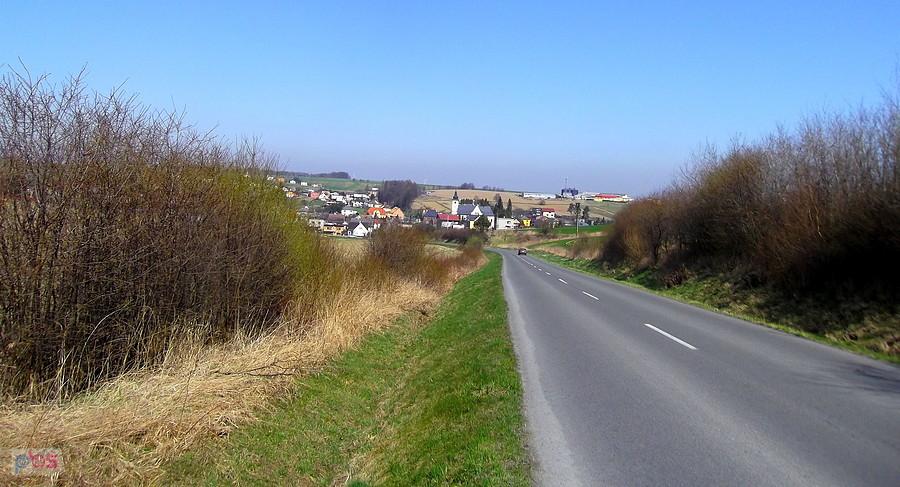 Podjazd z Píšť w kierunku Vřesina