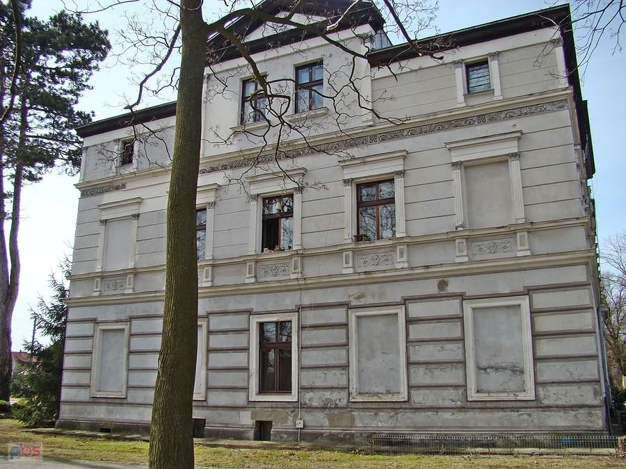 W pałacowym oknie w Borku (I)