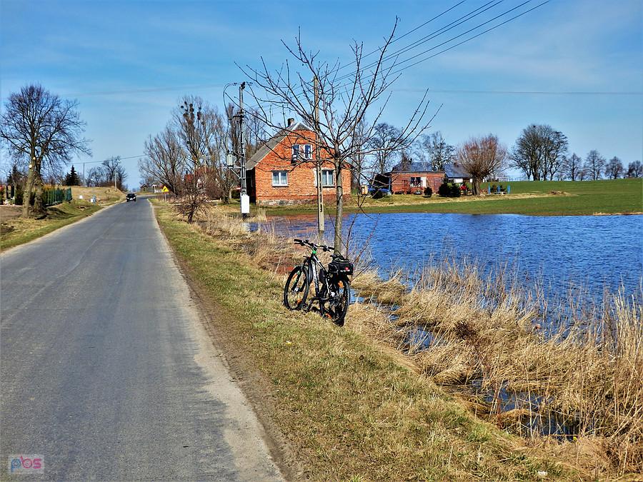 Wycieczka po Kociewiu - roztopy na polach, po zimie.