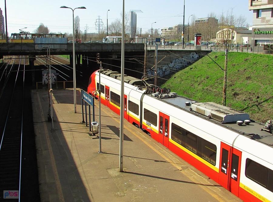 Pociąg SKM na przystanku Warszawa Ochota