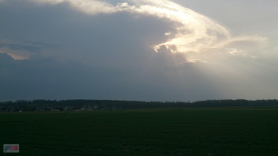 Coraz więcej burzowych chmur