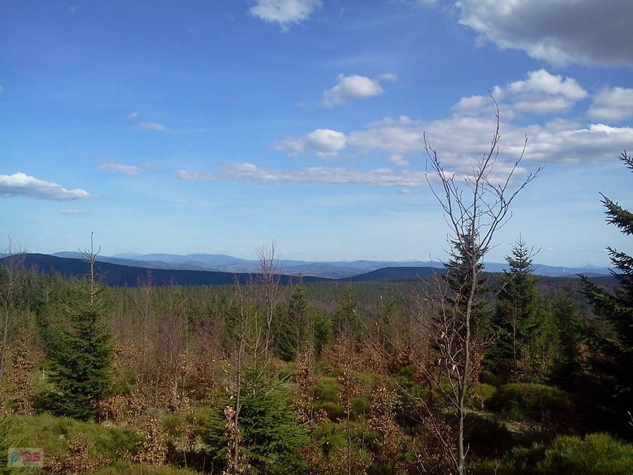 W oddali Beskid ywiecki z Piskiem i Babią oraz Tatry