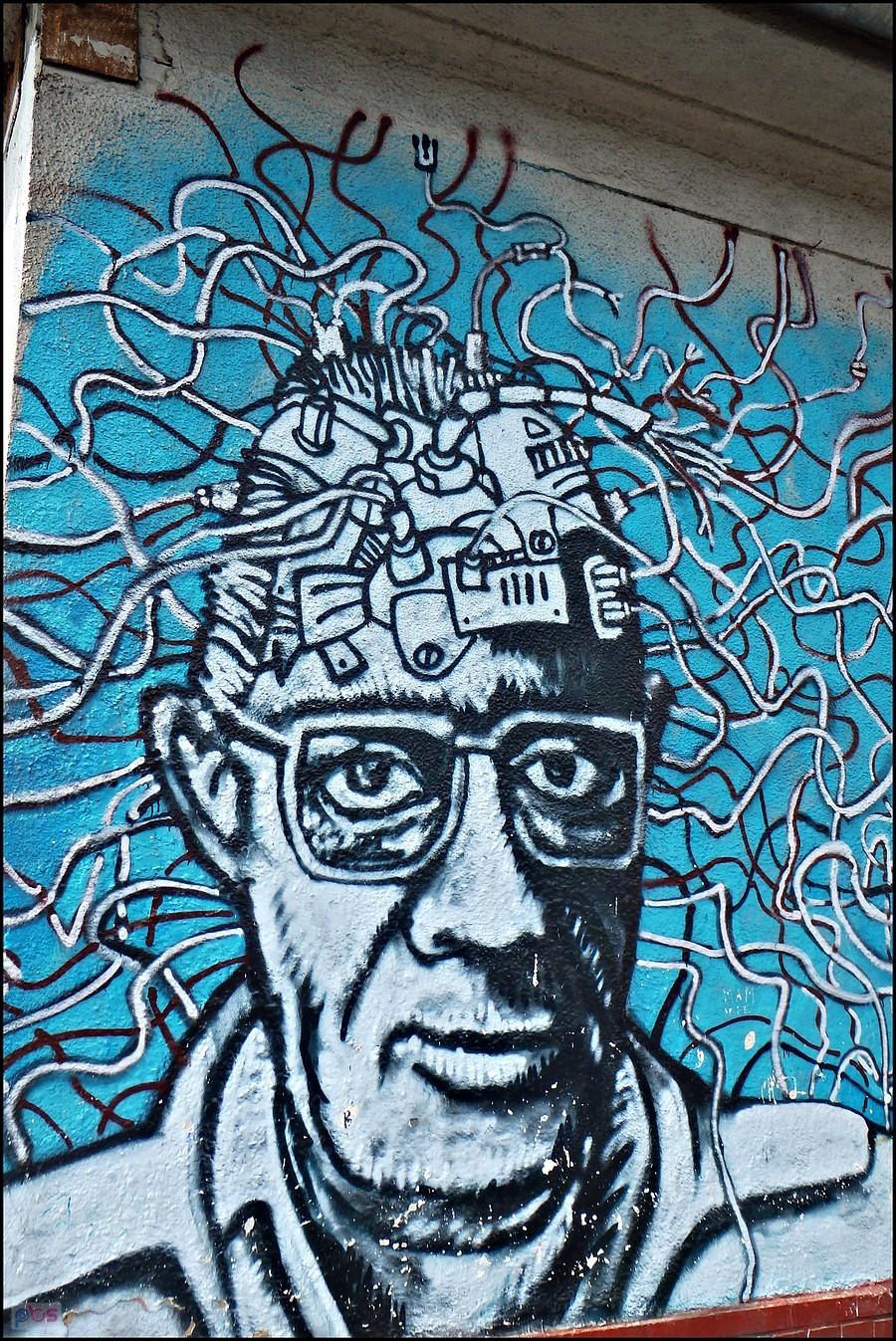 Mural przy bosiku LO w Brzegu