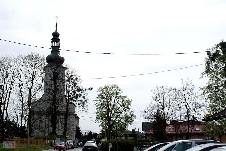 Na szczycie w Rudzicy k. Bielska Białej kościół z XVII w. pw. Narodzenia Jana Chrzciciela