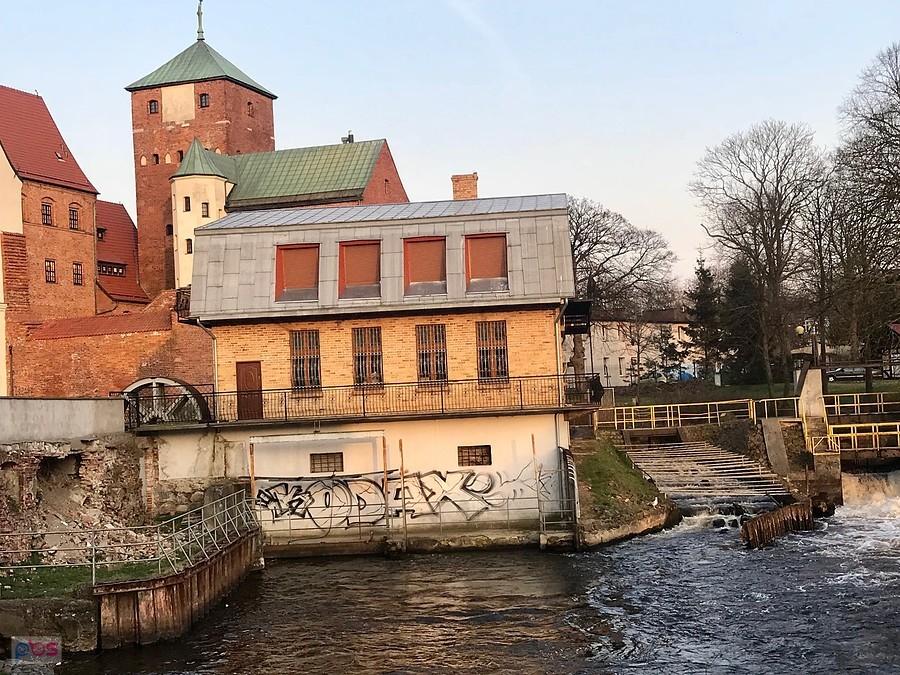 zamek położony zacnie