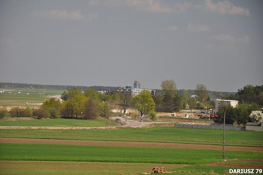 Widok z Platformy widokowej w stronę budowanej autostrady w Pyrzowcach