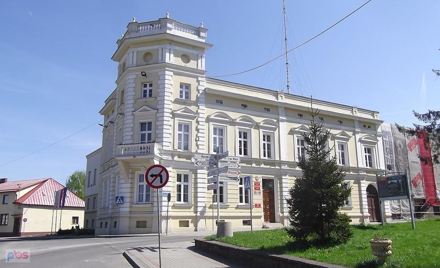 Wracam po polskich dziurawych drogach.. Kietrz