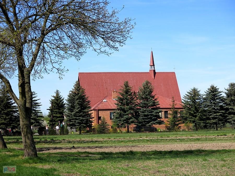 Parafia w Roszkowej Woli