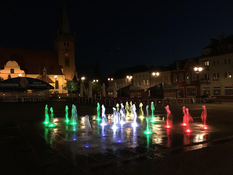Uruchomiona fontanna na rynku w Czarnkowie