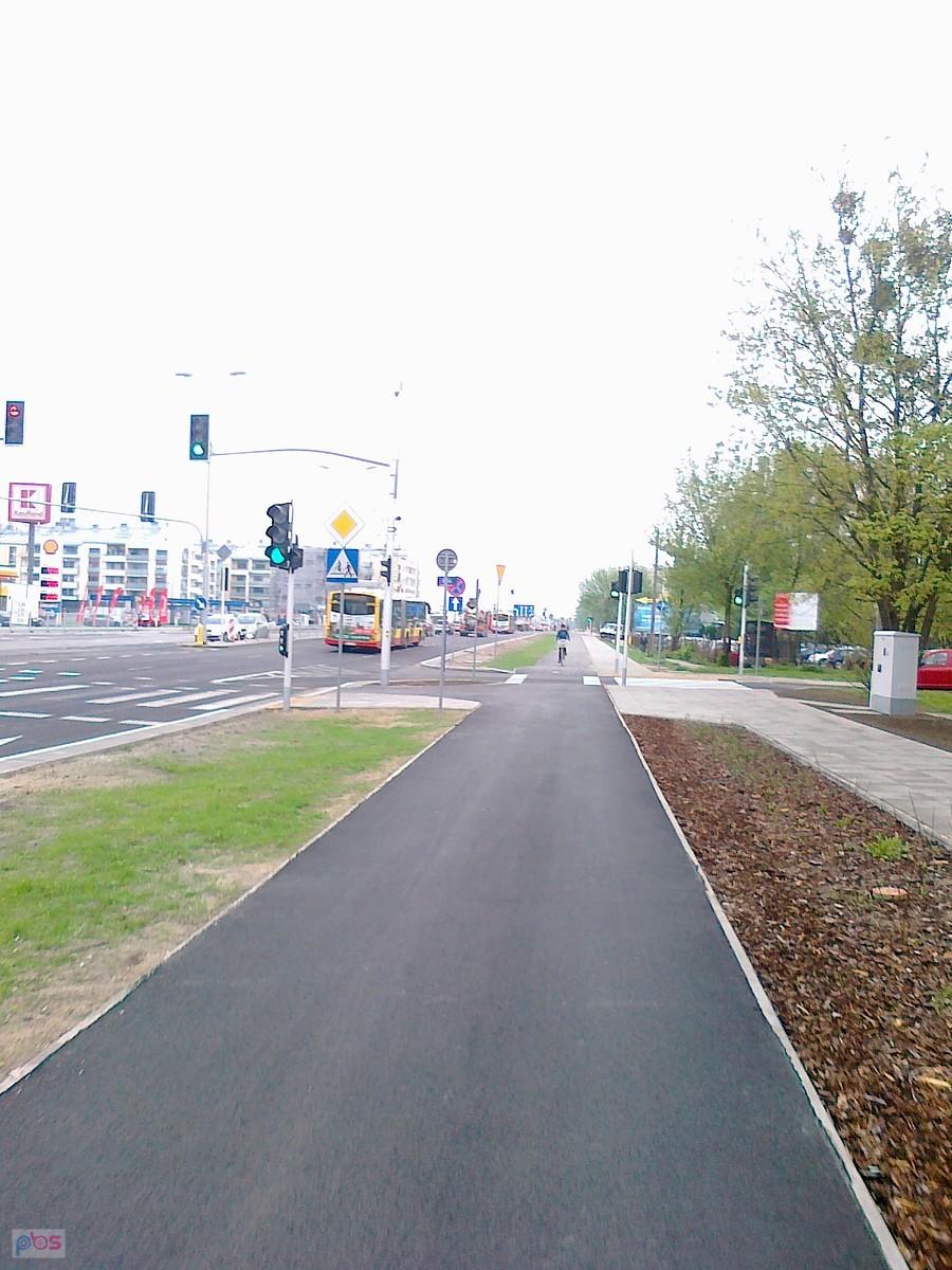 Jest nowa warstwa asfaltu, wyrównały się więc progi
