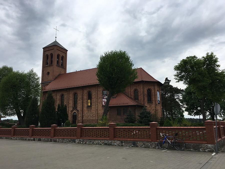 Kościół w Piłce i przerwa na popas