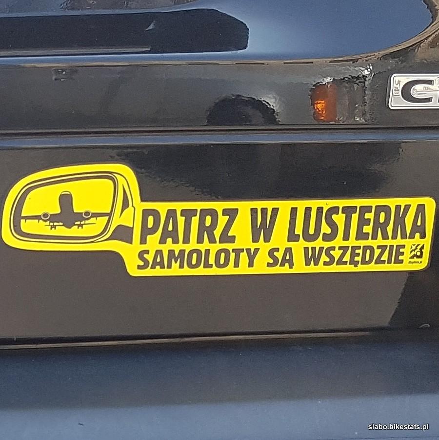 Patrz w lusterka, bo wszędzie są... samoloty