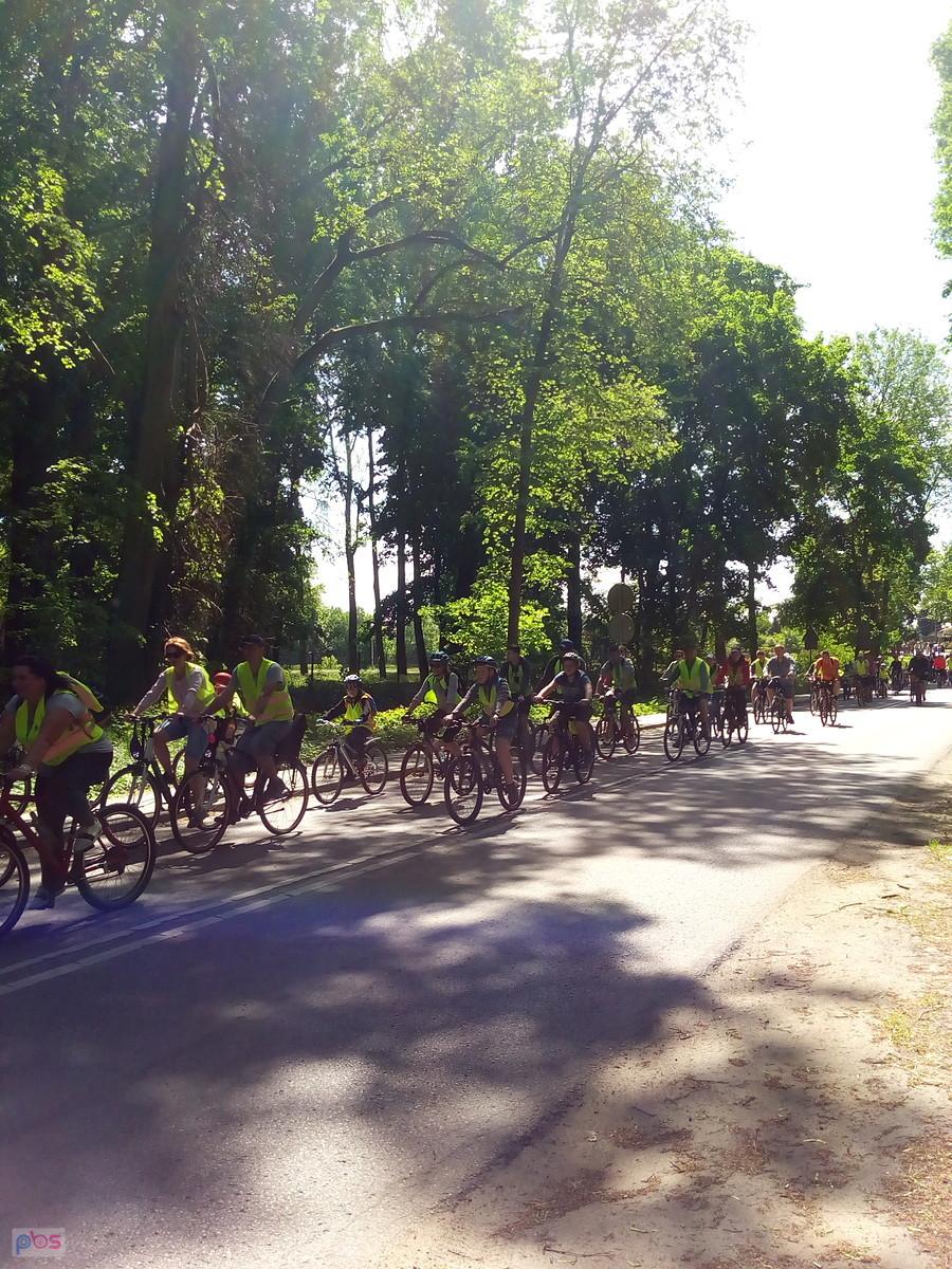 W Lipkowie trafiłam na rajd rowerowy. Nie wiem jaki i przez kogo organizowany, wiem , że było bardzo dużo uczestników w różnym wieku