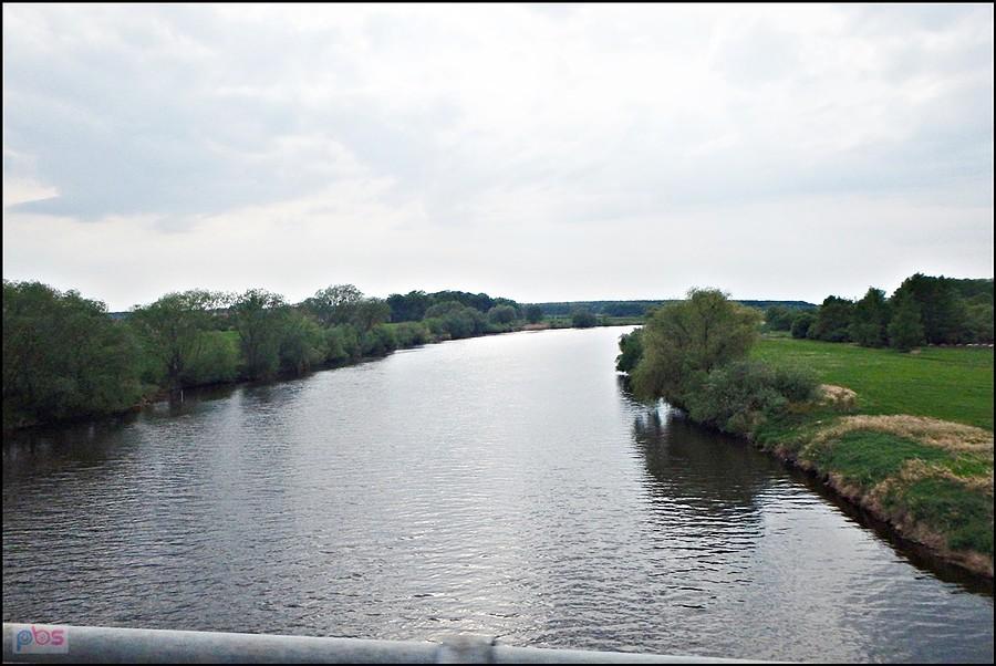 Odra z mostu w Mikolonie