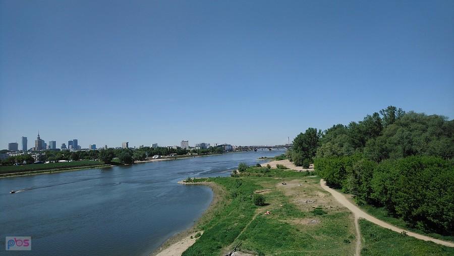 Prawy (praski) brzeg Wisły, widok z Mostu Łazienkowskiego