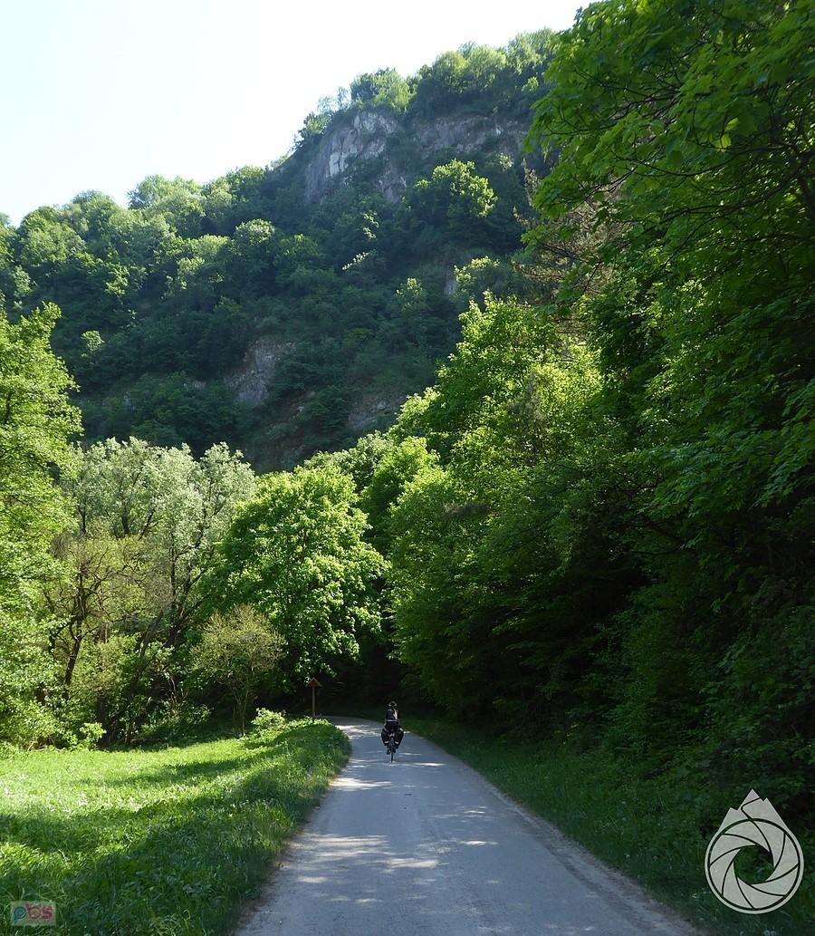 wjazd w nad rezerwat Lázbérci