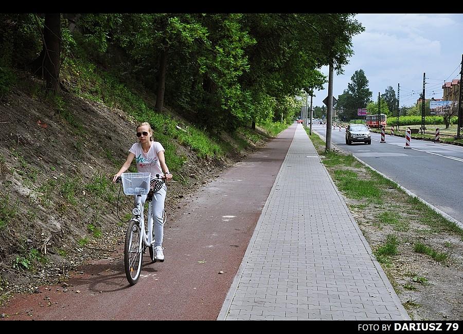 Sosnowiec Dębowa Góra - Droga rowerowa wzdłuż ulicy Władysława Andersa