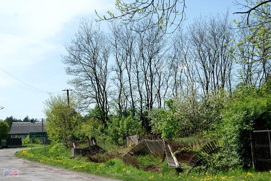 Pofalowany płot