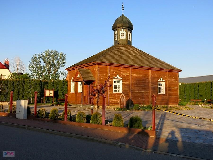 Bohoniki. Przed meczetem