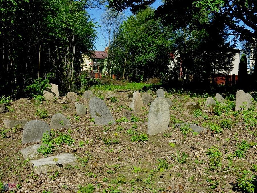 Przed kirkutem w Sokółce