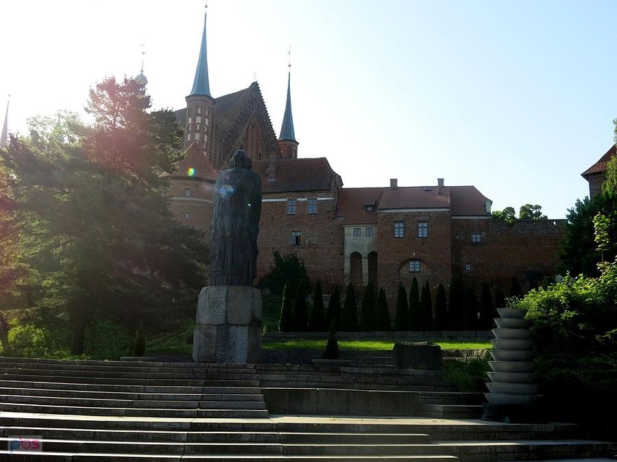 Kopernik strzeże wzgórza we Fromborku