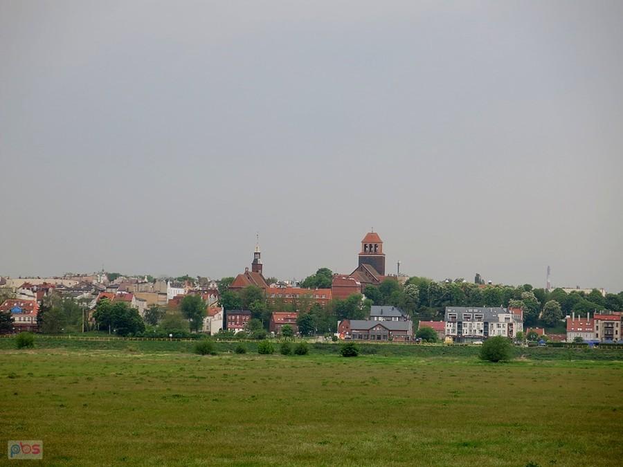 Widok na Tczew z drugiej strony Wisły