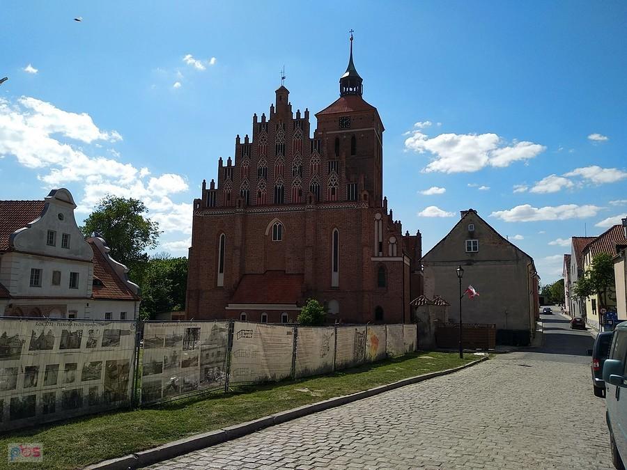 kościół św. Apostołów Piotra i Pawła - Reszel