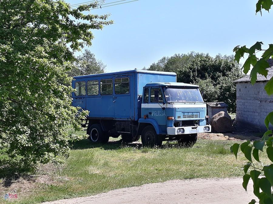 Stali za krzakami ;-)