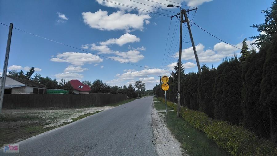 Znowu czołgi i transportery na znakach