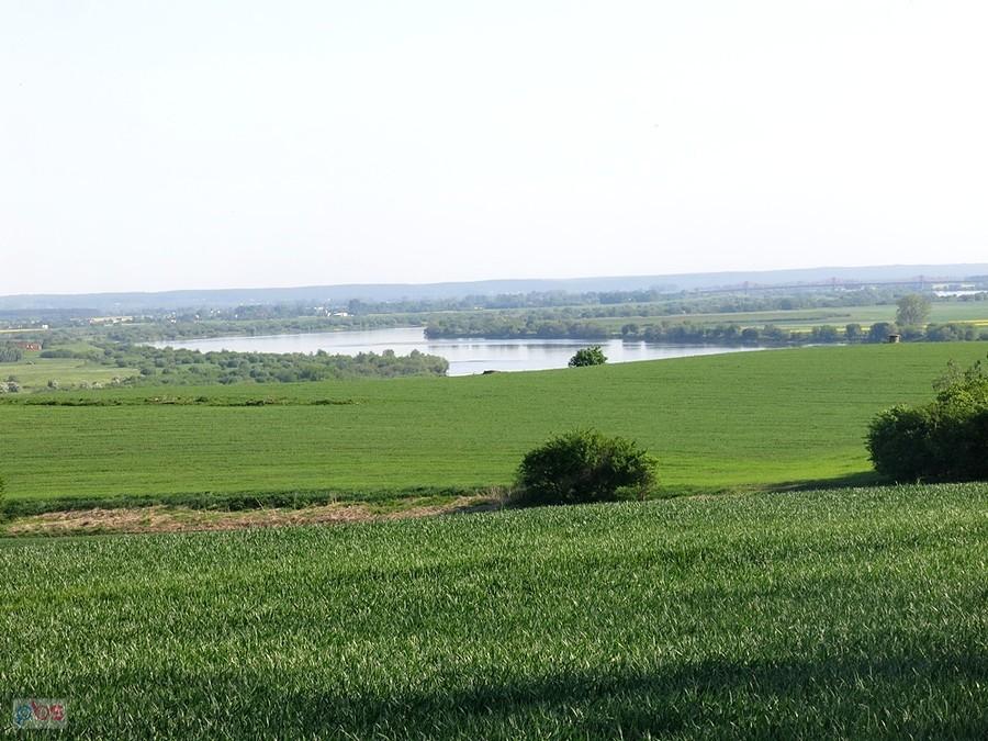W dole Wisła płynie