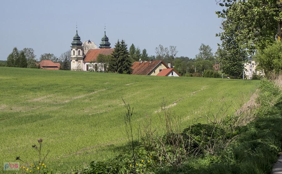 Widać sanktuarium w Krośnie koło Ornety