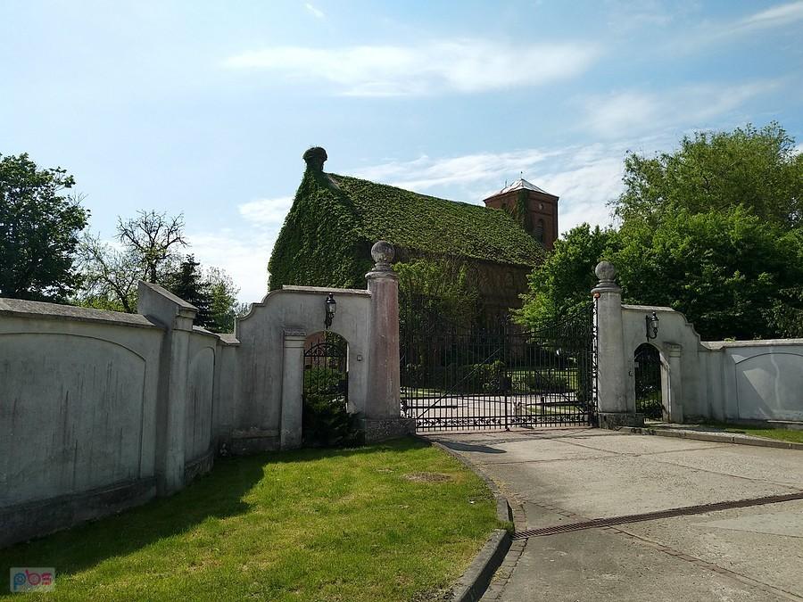 Dworek w okolicach Obozina