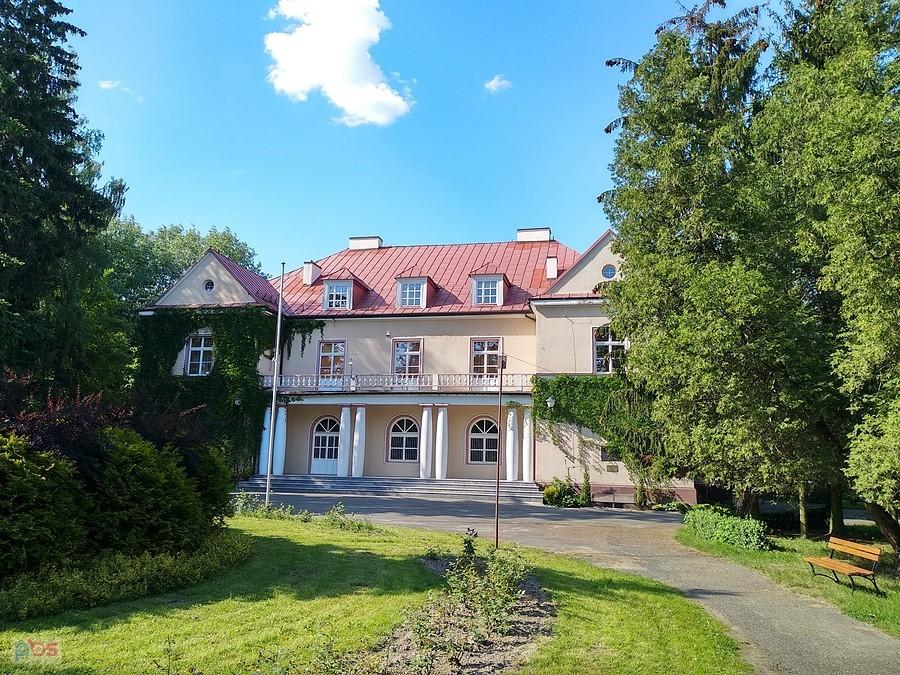 Dworek w Czarnocinie