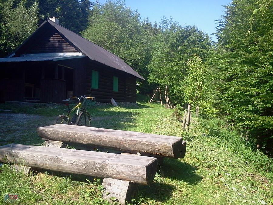 Chatka myśliwska pod Ropicą